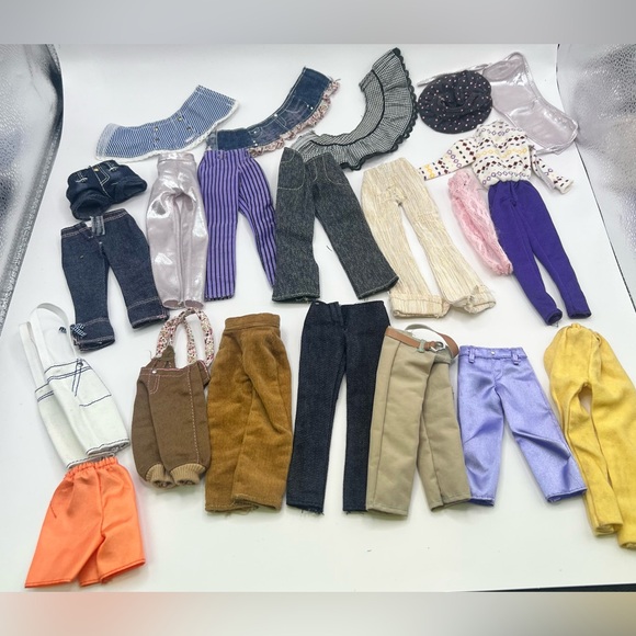 Assorted Doll Clothes Set that‎ can fit Barbie. - Picture 5 of 16